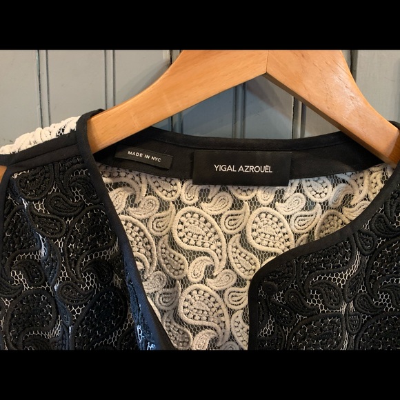 Gorgeous top - Picture 2 of 4